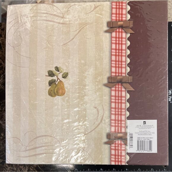 New Seasons Scrapbook Recipe Keeper With Pre-Designed Pages Dividers Protectors - Picture 3 of 6